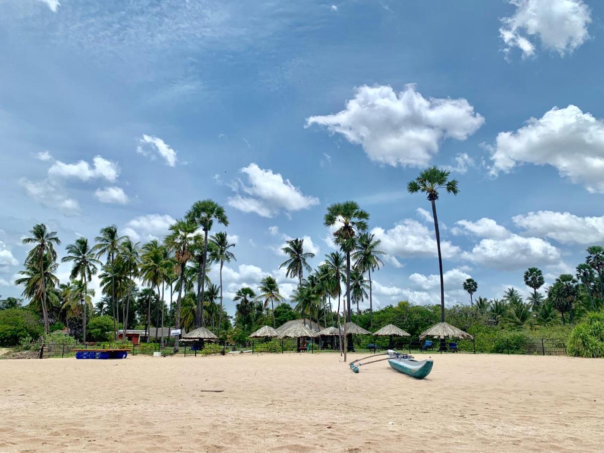 108 Palms Beach Resort Trincomalee Eksteriør bilde