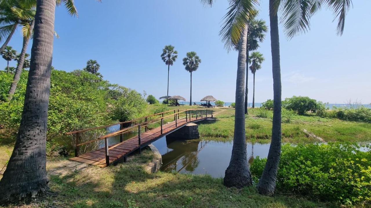 108 Palms Beach Resort Trincomalee Eksteriør bilde