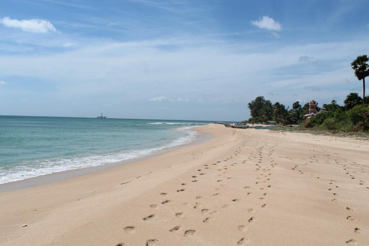 108 Palms Beach Resort Trincomalee Eksteriør bilde