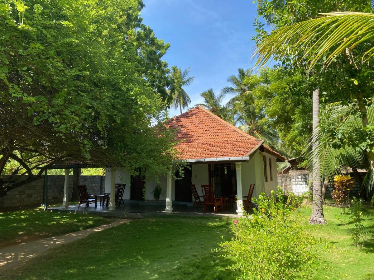 108 Palms Beach Resort Trincomalee Eksteriør bilde