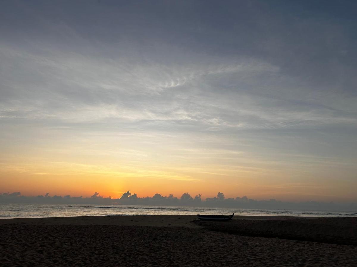 108 Palms Beach Resort Trincomalee Eksteriør bilde