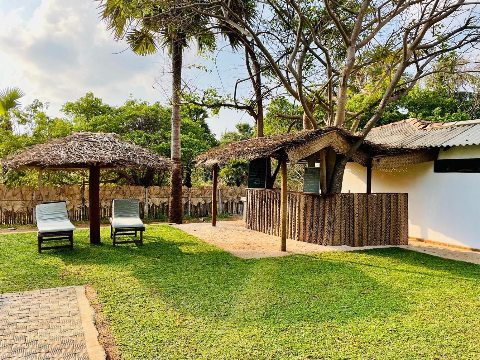 108 Palms Beach Resort Trincomalee Eksteriør bilde