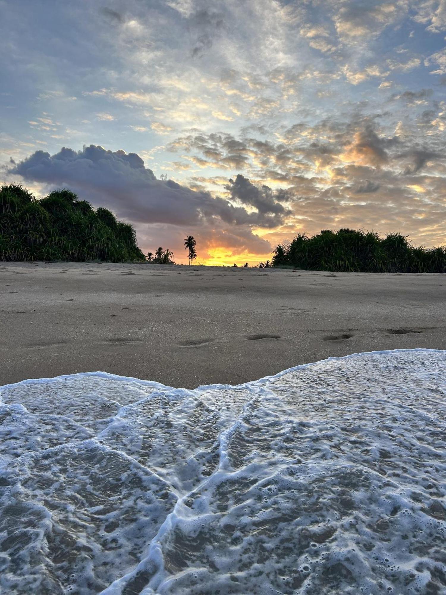 108 Palms Beach Resort Trincomalee Eksteriør bilde